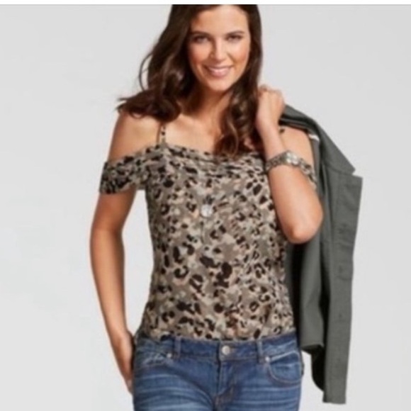 Cabi blouse tiered off shoulder shirt leopard camo women’s size small - Picture 1 of 8
